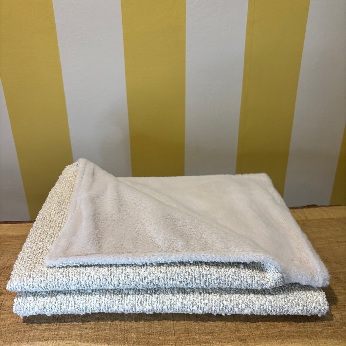 Lords & Labradors Bouclé Blanket